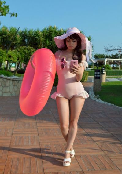 年轻的女教师在线播放_剧情片免费在线观看