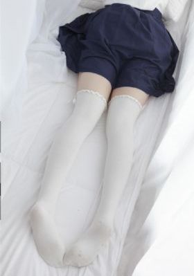 三个老头一起吃波多野结衣_DVD高清完整版播放